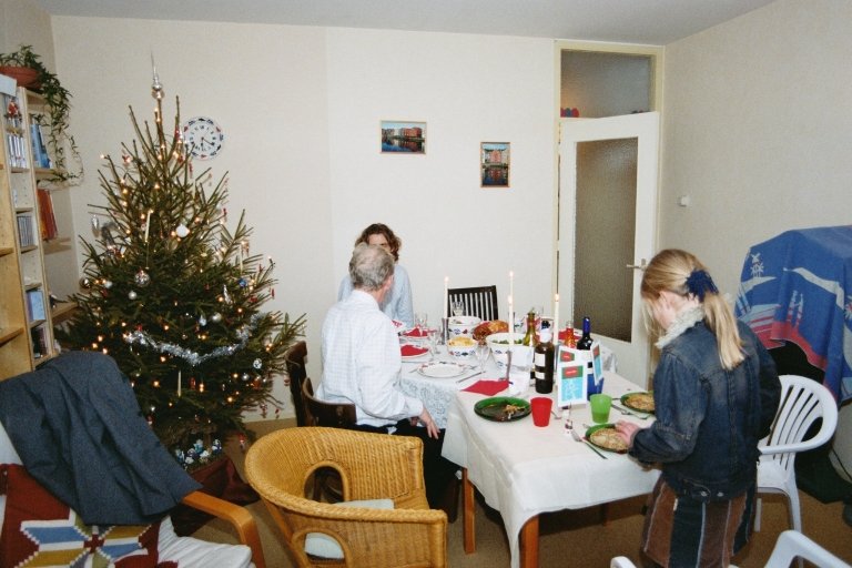 20031226 11 aan tafel